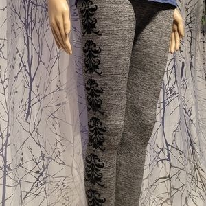 Black and Grey Feathers Maternity Leggings [ Small ]